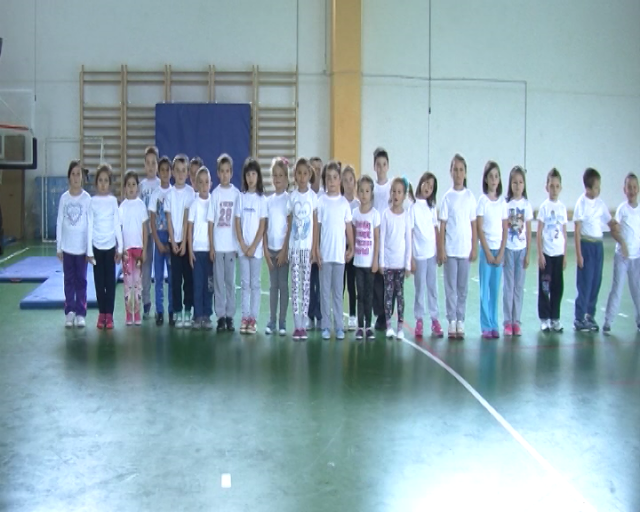 slika-prvacici-u-os-porodice-ef-ramic