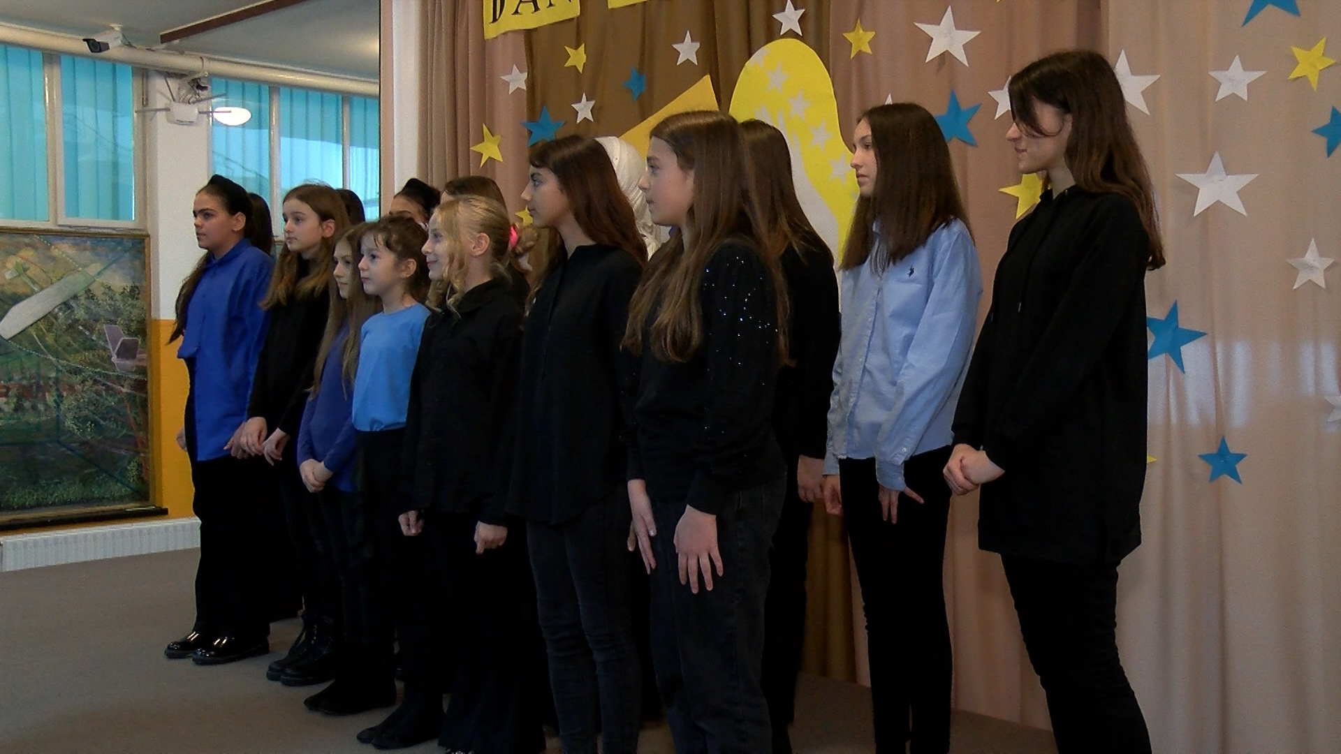 UČENICI OŠ “PORODICE EF. RAMIĆ” PRIGODNOM PRIREDBOM POKAZALI KOLIKO ...